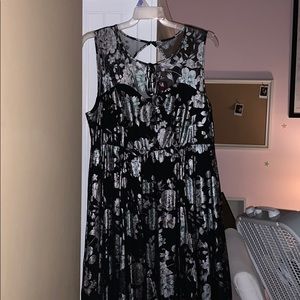 New torrid floral long flowy dress